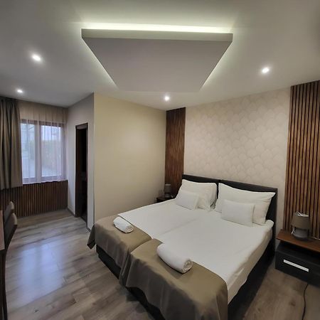 Ven Diofa De Lux Panzio Bed & Breakfast Szeged Bagian luar foto