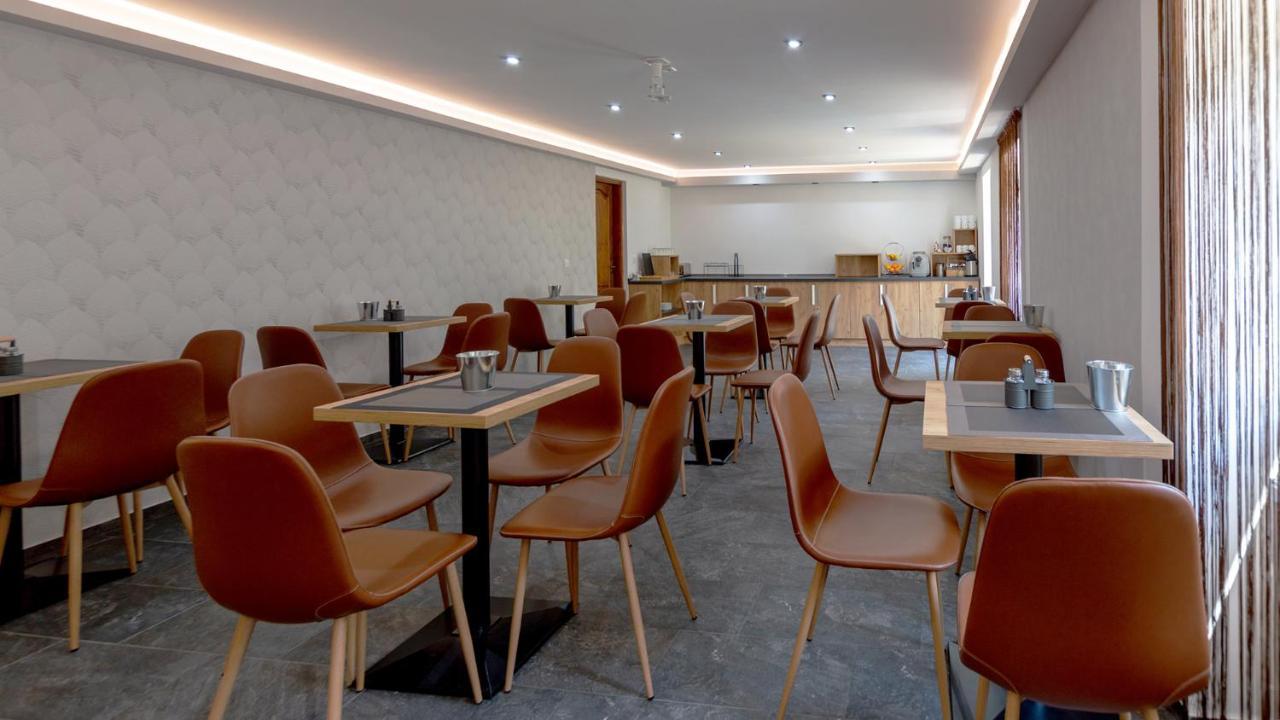 Ven Diofa De Lux Panzio Bed & Breakfast Szeged Bagian luar foto