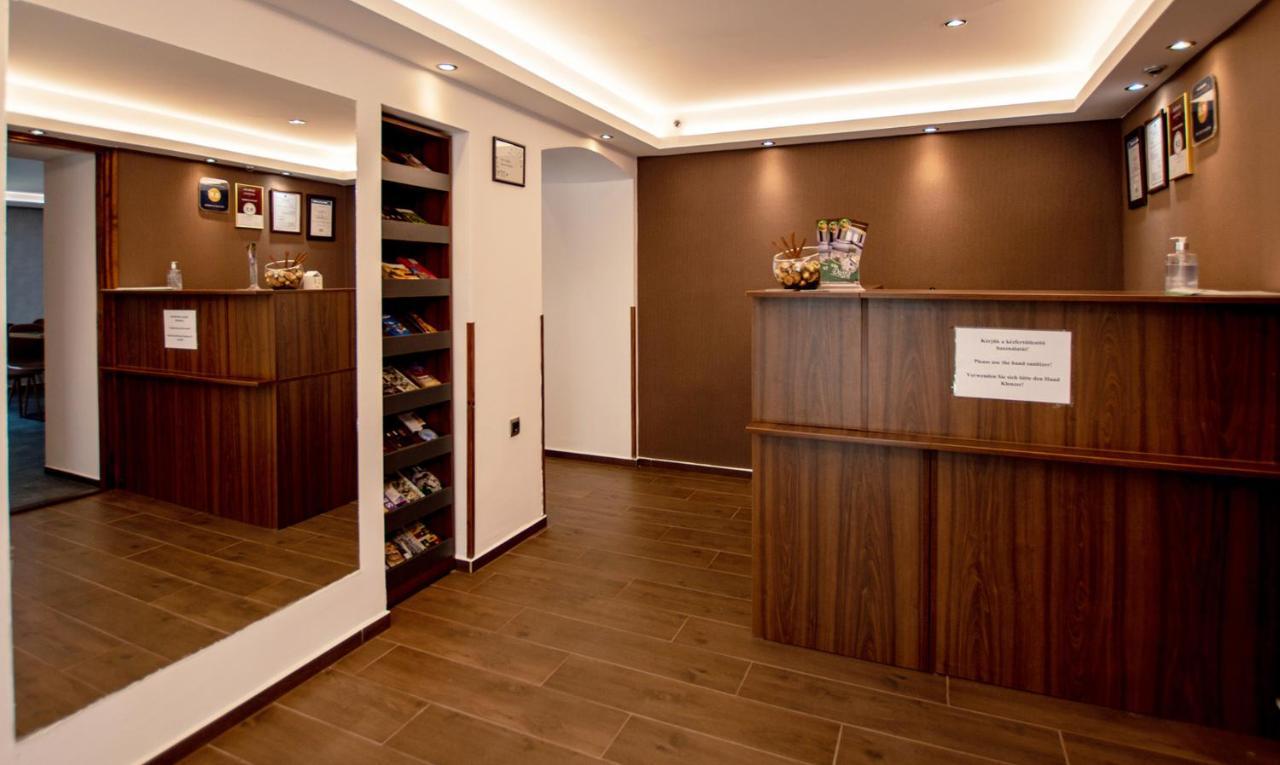 Ven Diofa De Lux Panzio Bed & Breakfast Szeged Bagian luar foto