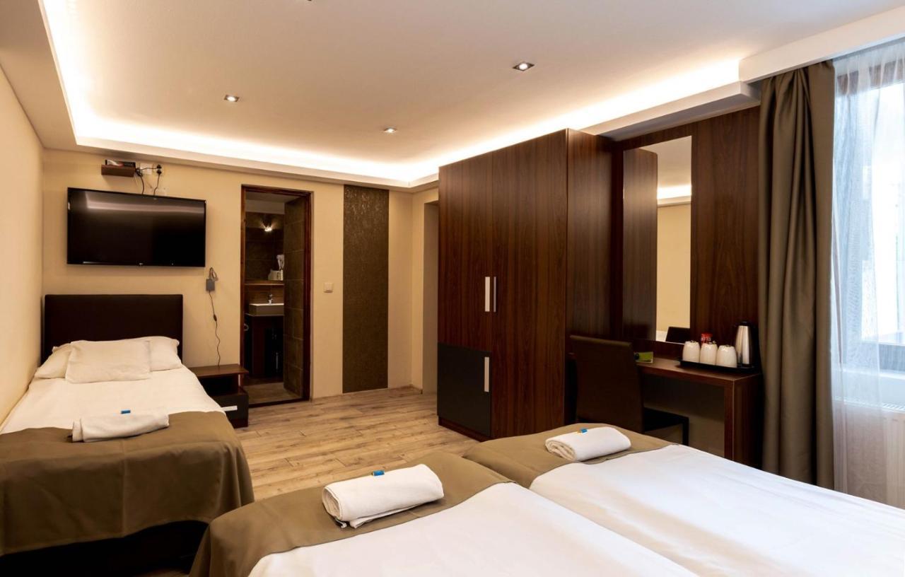 Ven Diofa De Lux Panzio Bed & Breakfast Szeged Bagian luar foto