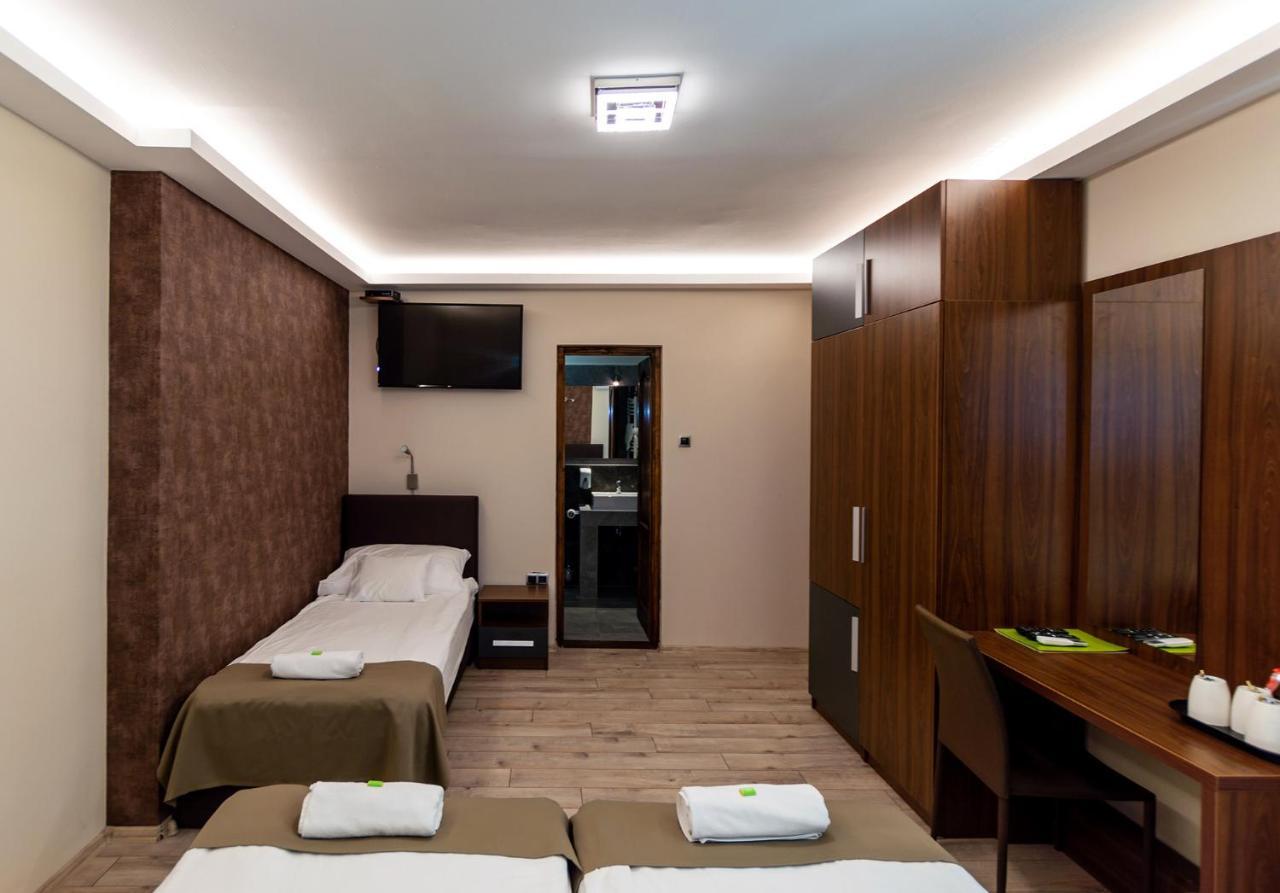 Ven Diofa De Lux Panzio Bed & Breakfast Szeged Bagian luar foto