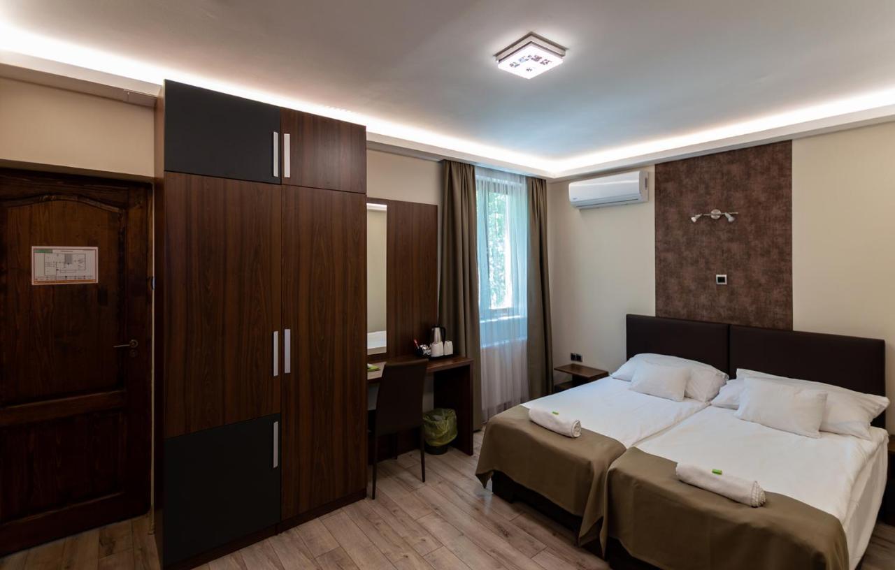 Ven Diofa De Lux Panzio Bed & Breakfast Szeged Bagian luar foto