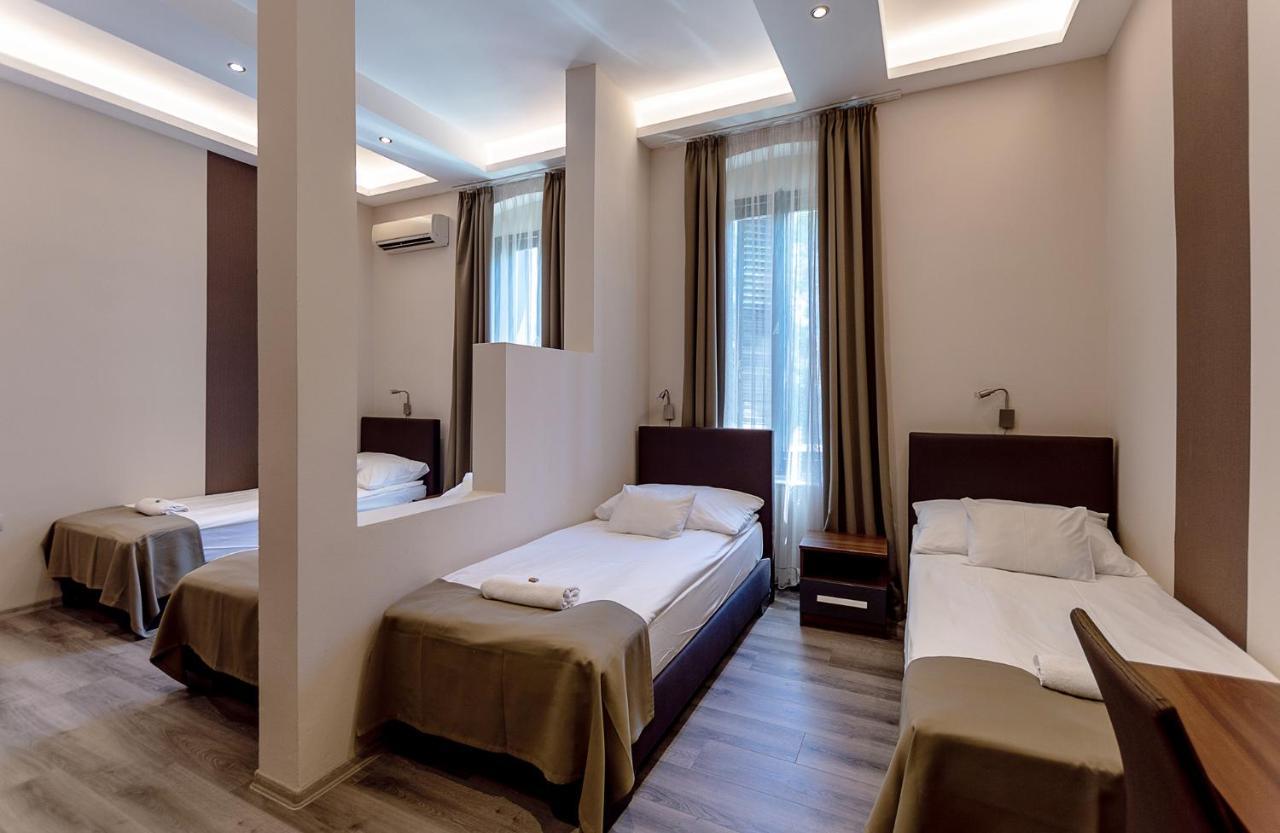 Ven Diofa De Lux Panzio Bed & Breakfast Szeged Bagian luar foto