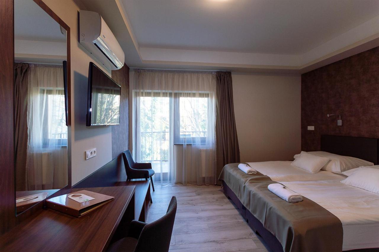 Ven Diofa De Lux Panzio Bed & Breakfast Szeged Bagian luar foto