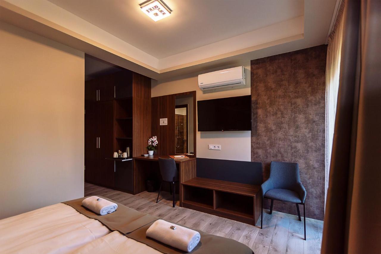 Ven Diofa De Lux Panzio Bed & Breakfast Szeged Bagian luar foto