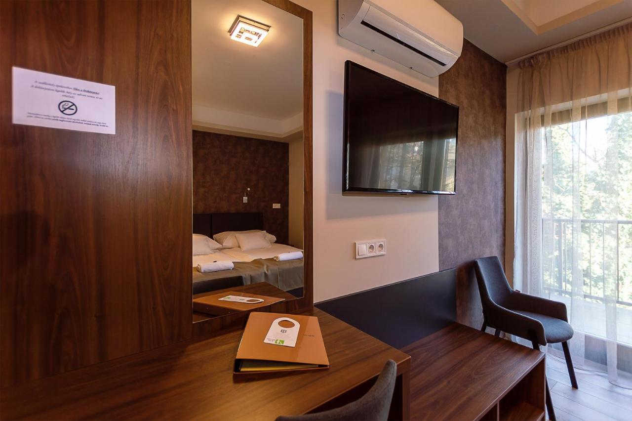 Ven Diofa De Lux Panzio Bed & Breakfast Szeged Bagian luar foto