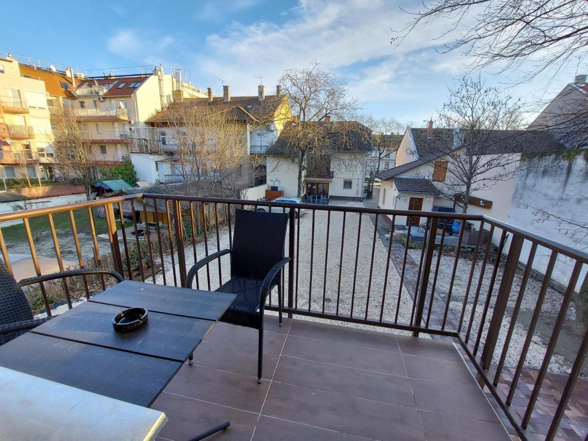 Ven Diofa De Lux Panzio Bed & Breakfast Szeged Bagian luar foto
