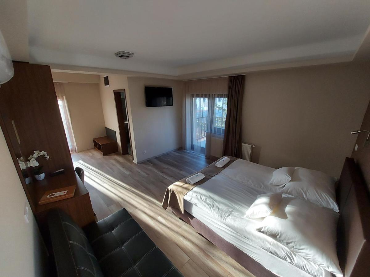 Ven Diofa De Lux Panzio Bed & Breakfast Szeged Bagian luar foto