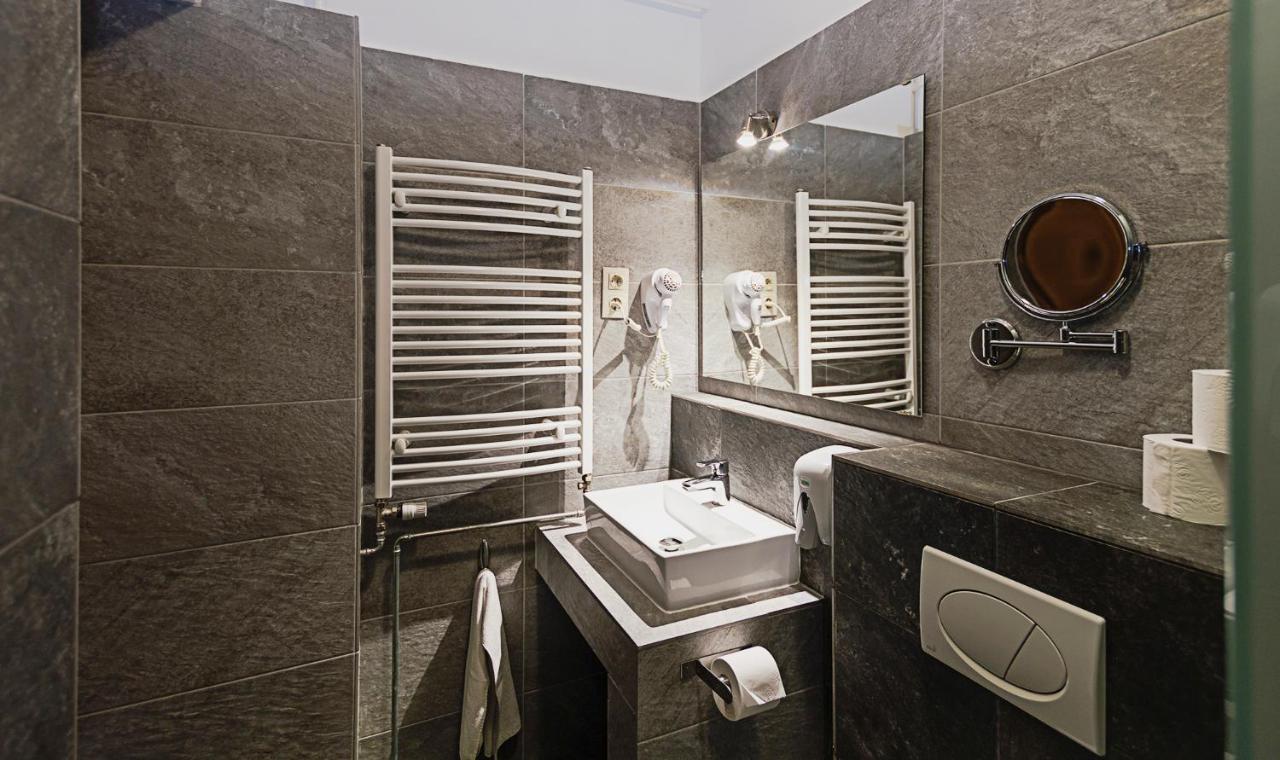 Ven Diofa De Lux Panzio Bed & Breakfast Szeged Bagian luar foto