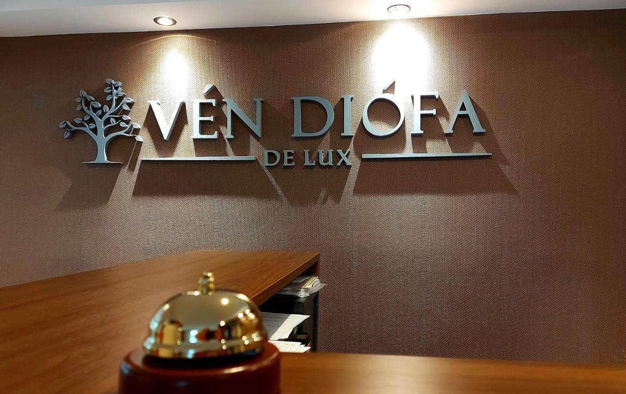 Ven Diofa De Lux Panzio Bed & Breakfast Szeged Bagian luar foto