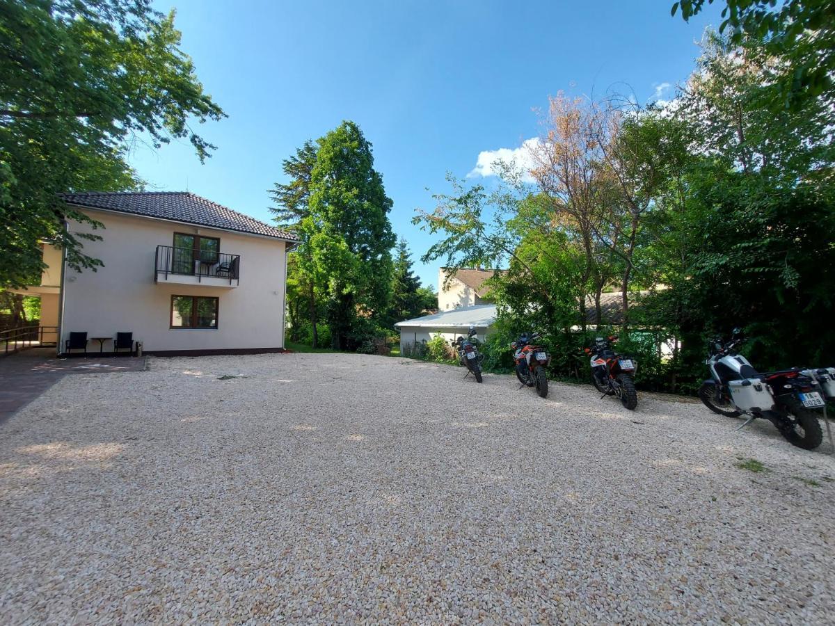Ven Diofa De Lux Panzio Bed & Breakfast Szeged Bagian luar foto