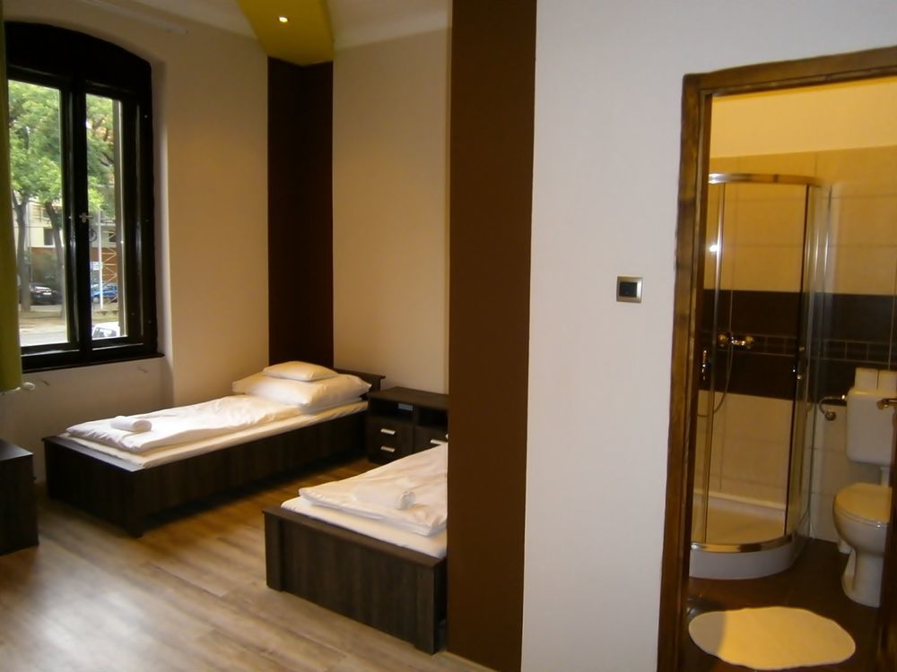 Ven Diofa De Lux Panzio Bed & Breakfast Szeged Bagian luar foto