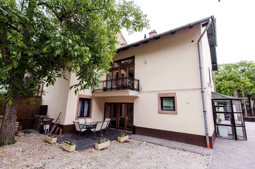 Ven Diofa De Lux Panzio Bed & Breakfast Szeged Bagian luar foto
